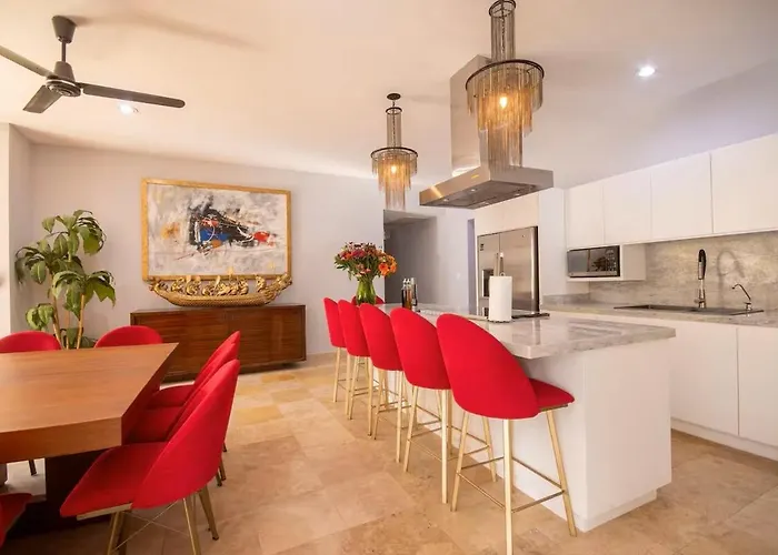 Casa Reyes, Casa Reyes Family Oasis, Heated-pool & Amazing Views *