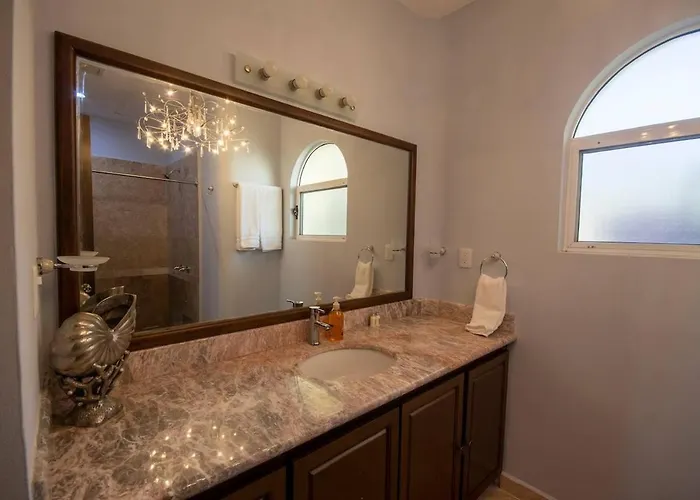 Casa Reyes, Casa Reyes Family Oasis, Heated-pool & Amazing Views Cabo San Lucas