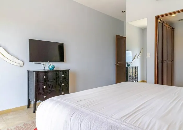 Villa Casa Reyes, Casa Reyes Family Oasis, Heated-pool & Amazing Views Cabo San Lucas