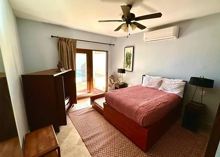 Casa Reyes, Casa Reyes Family Oasis, Heated-pool & Amazing Views Villa