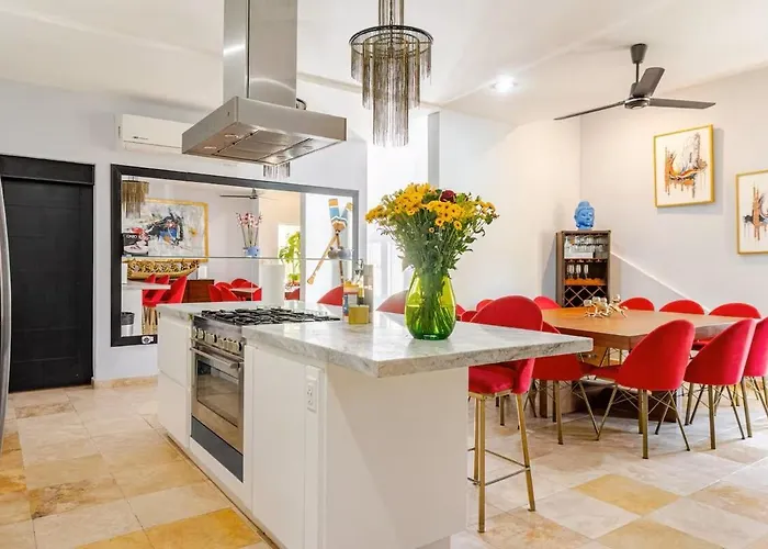 Villa Casa Reyes, Casa Reyes Family Oasis, Heated-pool & Amazing Views *