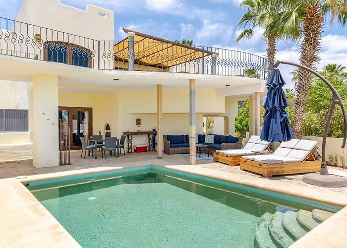 Casa Reyes, Casa Reyes Family Oasis, Heated-pool & Amazing Views *
