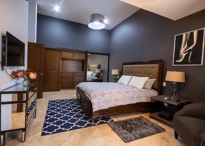 Casa Reyes, Casa Reyes Family Oasis, Heated-pool & Amazing Views Villa *