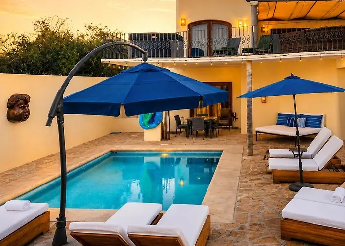 Casa Reyes, Casa Reyes Family Oasis, Heated-pool & Amazing Views Villa
