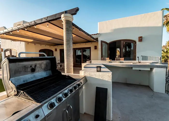 Villa Casa Reyes, Casa Reyes Family Oasis, Heated-pool & Amazing Views